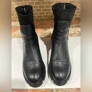 Size 10 Hayle Black Chelsea Boots by Steve Madden